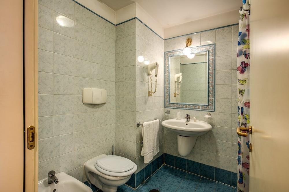 Hotel Laura روما المظهر الخارجي الصورة