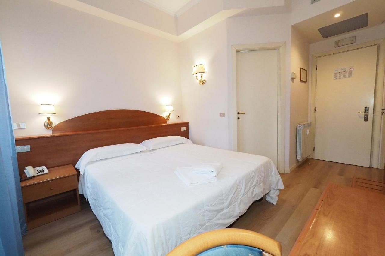 Hotel Laura روما المظهر الخارجي الصورة