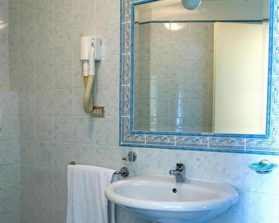 Hotel Laura روما المظهر الخارجي الصورة